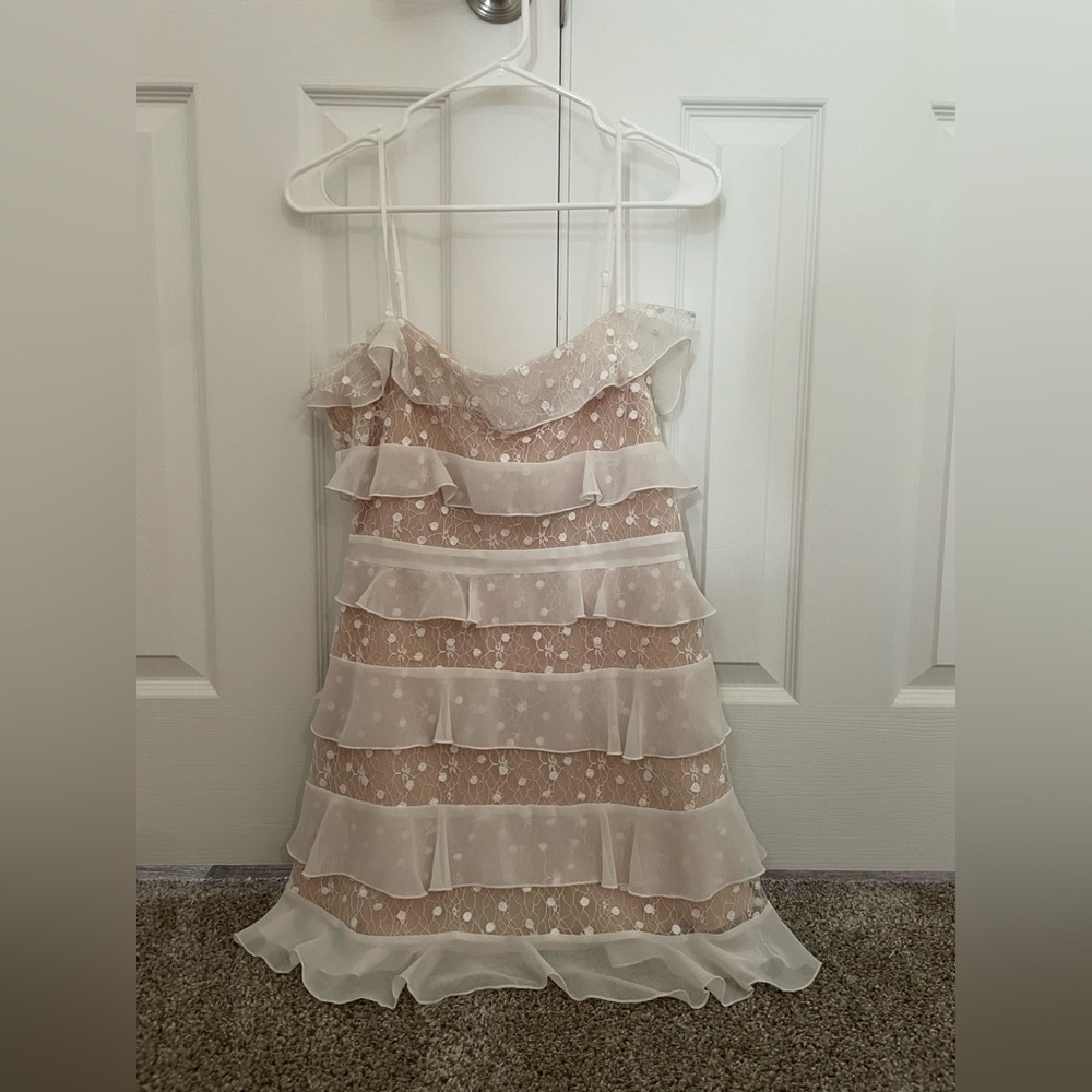 Forever 21 Women’s Layers of White Ruffles Mini Dress Size L